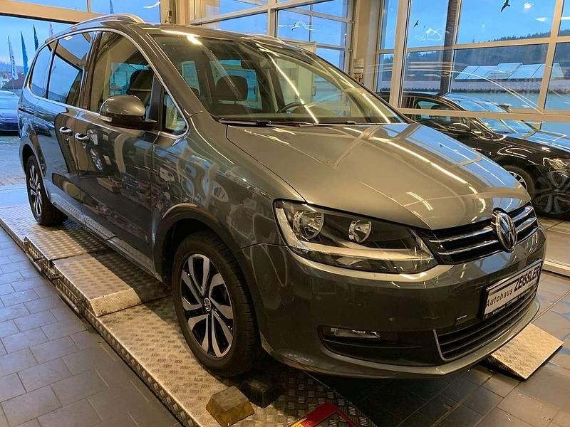 Gebraucht VW Sharan Active 150 PS (110 kW) 2022 Indiumgrau metallic Van / Kleinbus