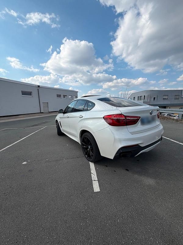 Gebraucht BMW X6 M50 381 PS (280 kW) 2017 Weiß SUV