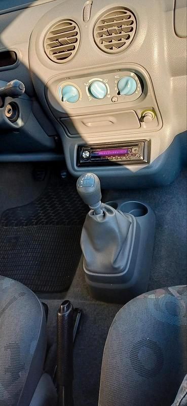 Gebraucht Renault Twingo 58 PS (42 kW) 2005 Silber Kleinwagen