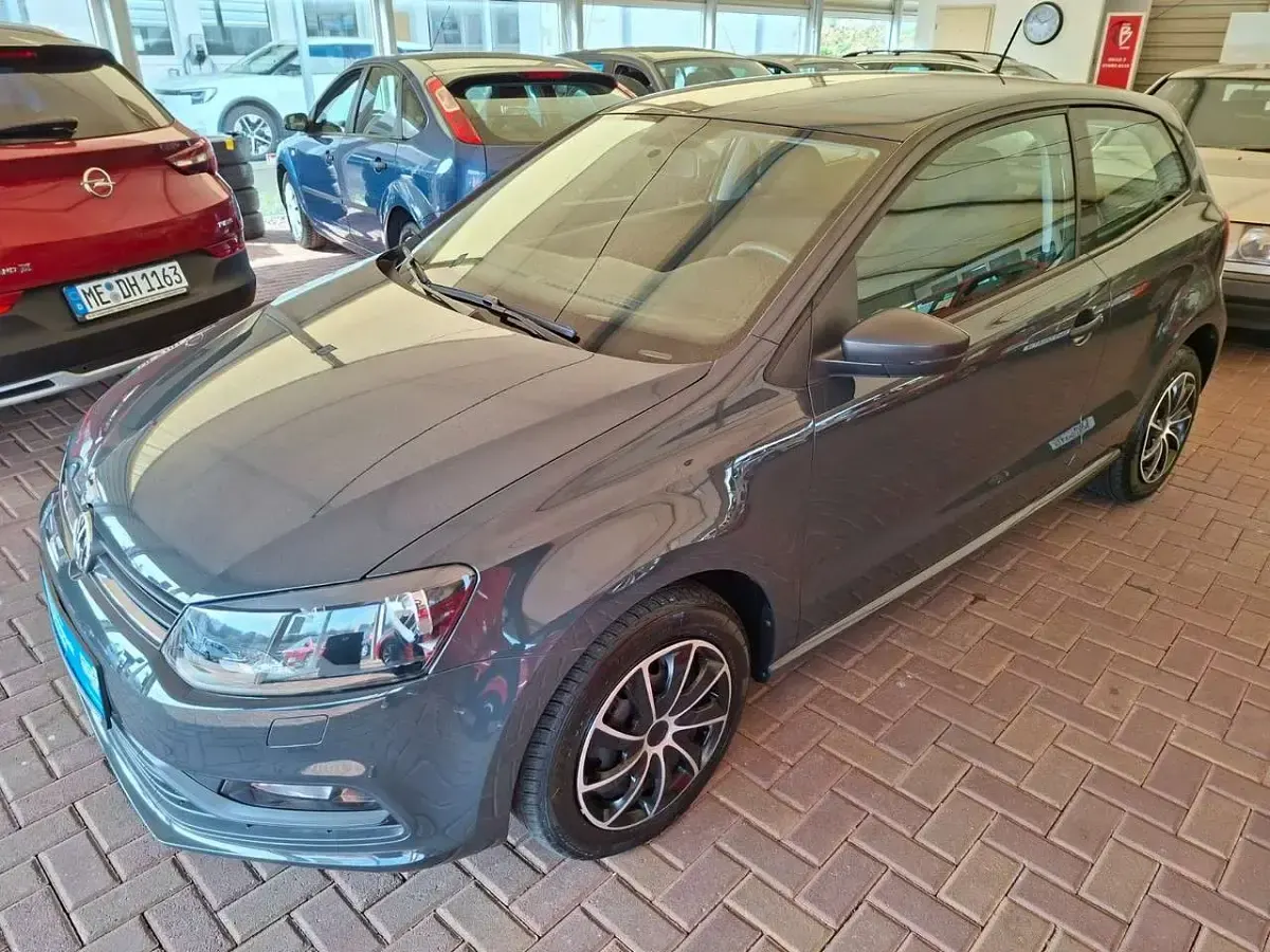Gebraucht VW Polo 60 PS (44 kW) 2016 Grau Limousine