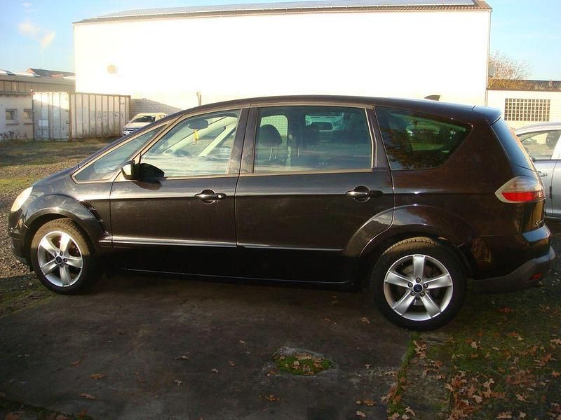 Gebraucht Ford S-MAX Titanium 140 PS (102 kW) 2006 Schwarz Van / Kleinbus