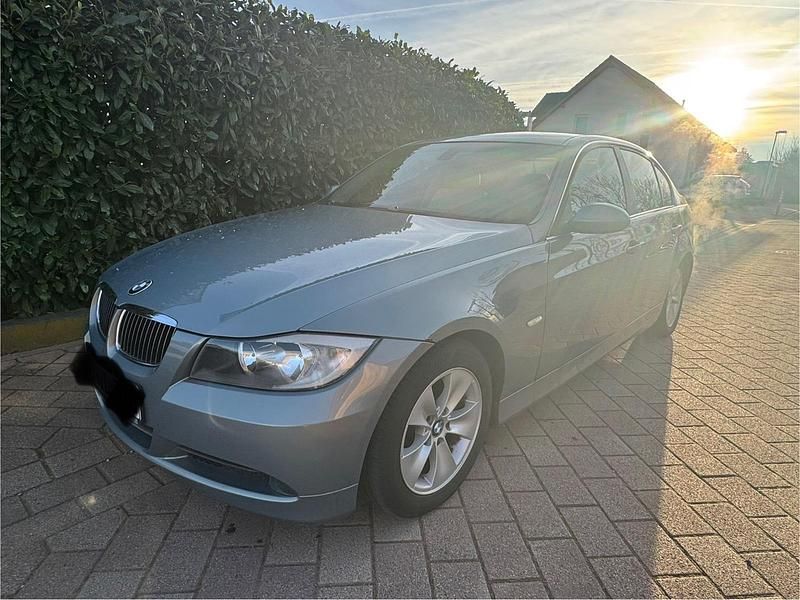Gebraucht BMW 325 218 PS (160 kW) 2005 Grau Limousine