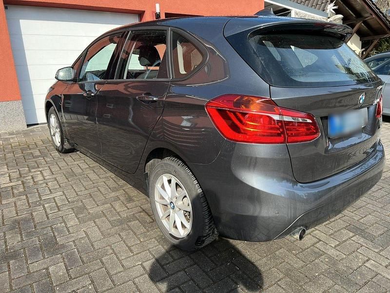 Gebraucht BMW 218 Active Tourer 136 PS (100 kW) 2015 Grau Van / Kleinbus