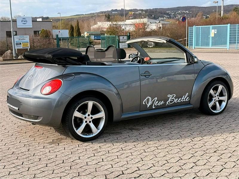 Gebraucht VW New Beetle 105 PS (77 kW) 2009 Grau Kleinwagen