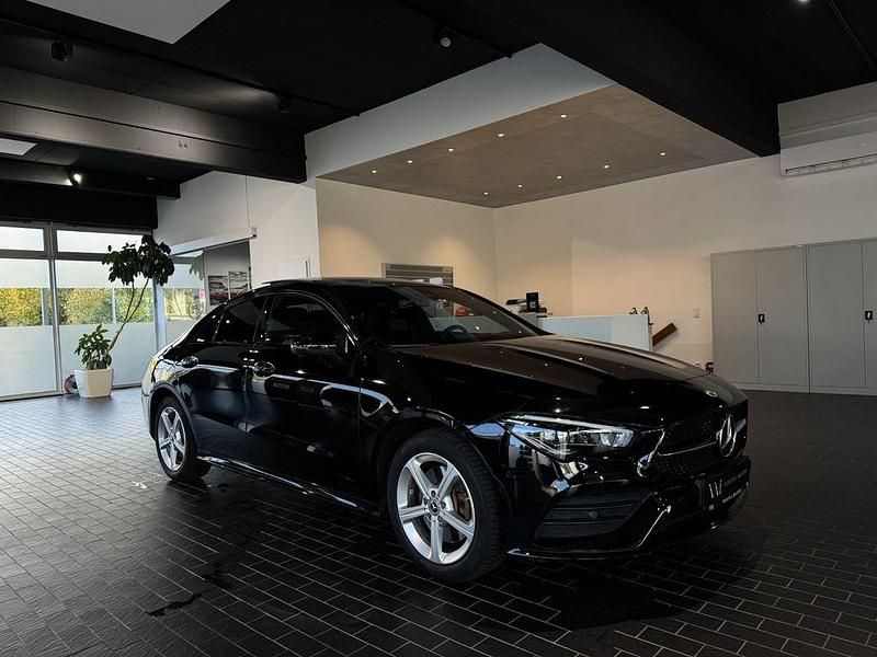 Schwarz Gebraucht 2022 Mercedes CLA250e AMG Limousine | 33.850 € (Etwas zu teuer) - Bild 1/4