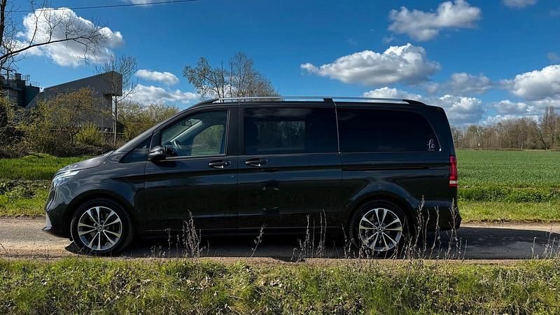 Gebraucht Mercedes V300 Edition 239 PS (175 kW) 2023 Van / Kleinbus