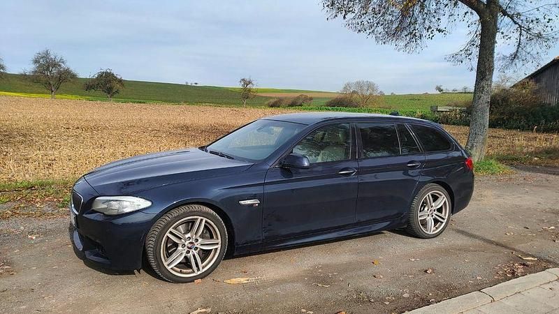 Blau Gebraucht 2012 BMW 535 M Sport Kombi | 18.200 € (Fairer Preis) - Bild 1/4