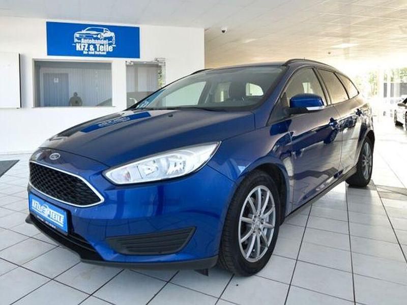 Blau Gebraucht 2015 Ford Focus Trend Kombi | 7.380 € (Guter Preis) - Bild 1/4