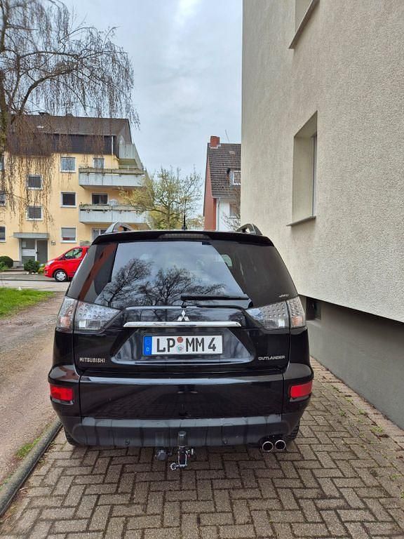 Gebraucht Mitsubishi Outlander 185 PS (136 kW) 2011 Schwarz SUV
