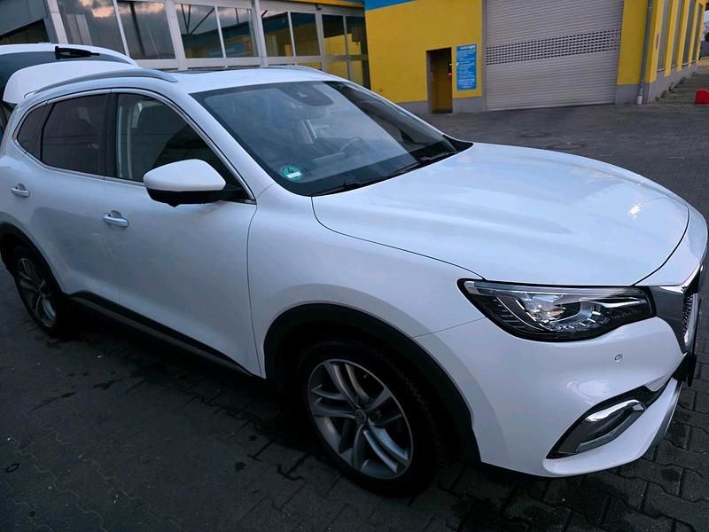 Second-hand MG EHS Luxury 258 CP (189 kW) 2021 Alb SUV