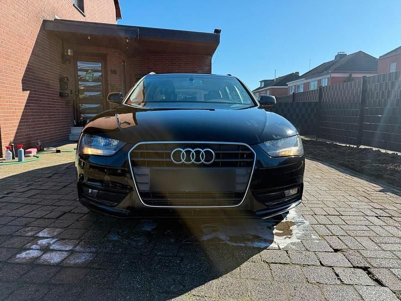 Gebraucht Audi A4 143 PS (105 kW) 2012 Schwarz Kombi