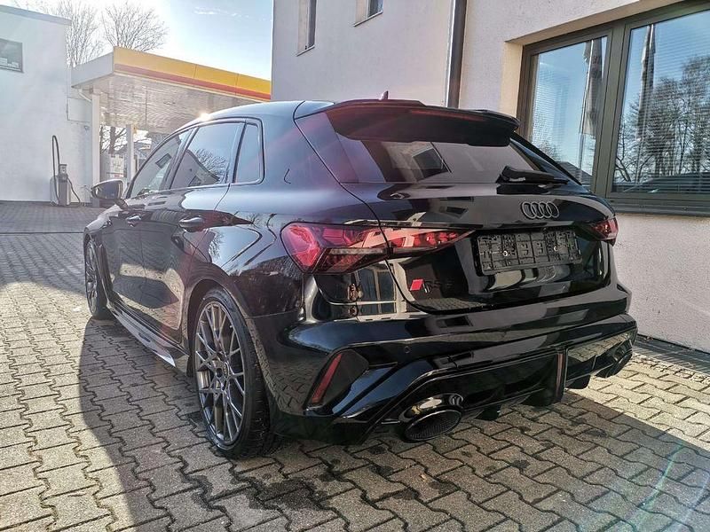 Gebraucht Audi RS3 Sport 400 PS (294 kW) 2025 Mythosschwarz metallic Limousine