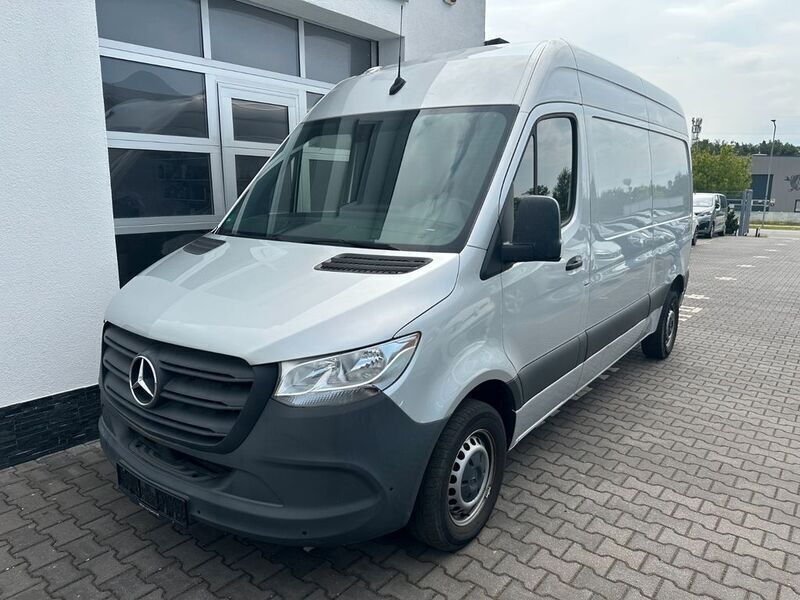 Lackfarbe iridiumsilber mb 977 Gebraucht 2020 Mercedes Sprinter Van | 22.900 € - Bild 1/4