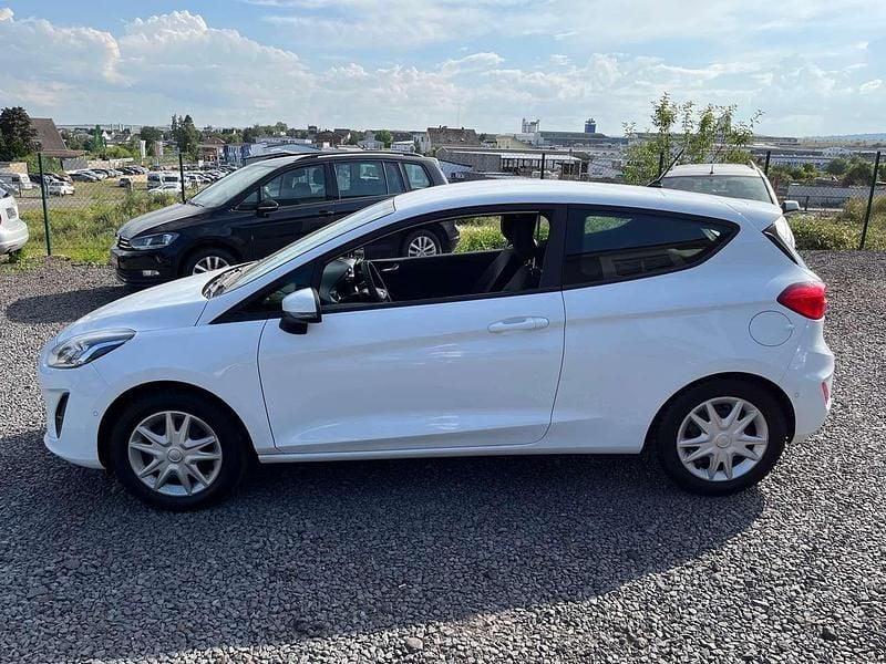 Gebraucht Ford Fiesta Trend 71 PS (52 kW) 2019 Frostweiß Kleinwagen