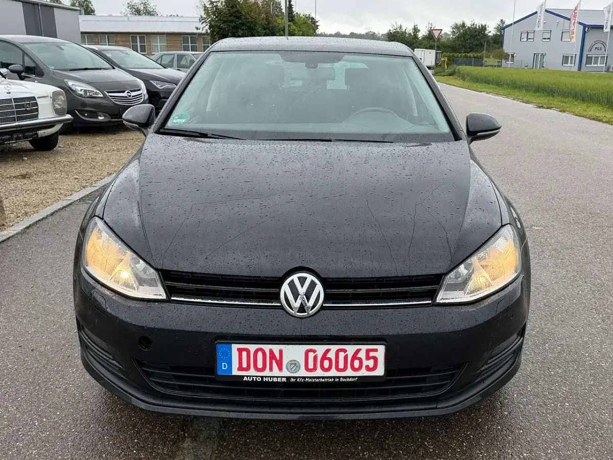 Gebraucht VW Golf VII Cup 105 PS (77 kW) 2014 Deep black perleffekt Kleinwagen