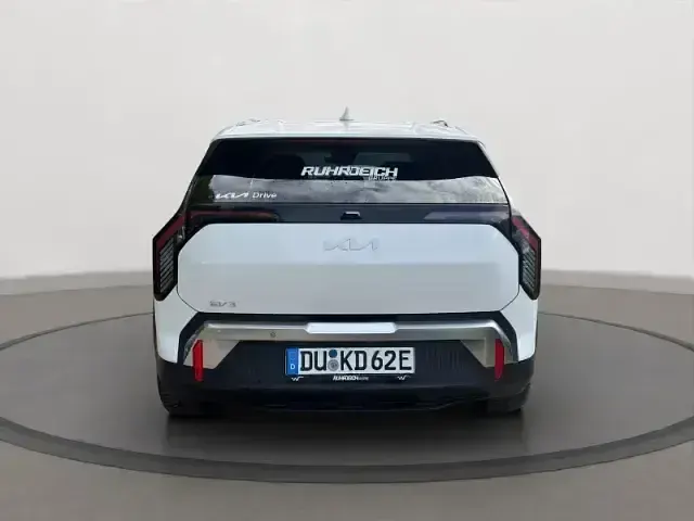 Używany Kia EV3 Earth 150 kW (204 KM) 2025 Biały SUV