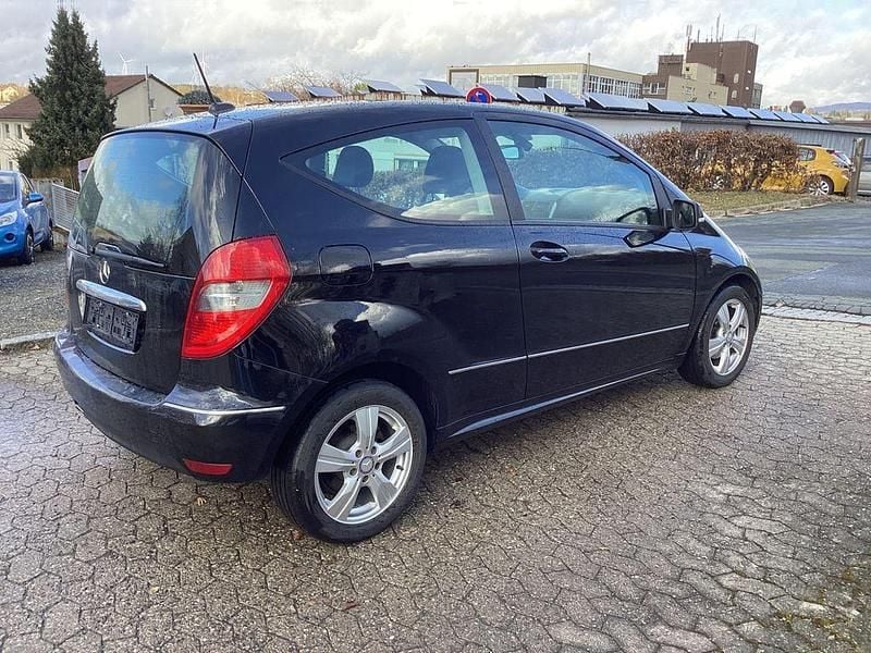 Gebraucht Mercedes A180 109 PS (80 kW) 2010 Schwarz Kleinwagen