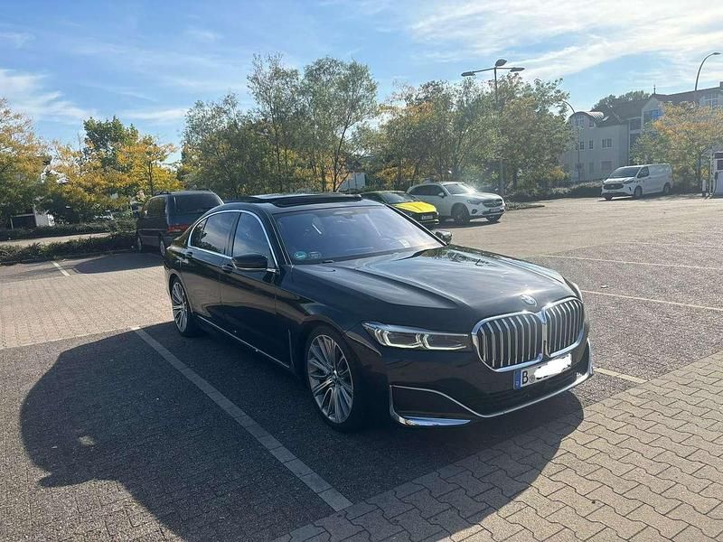 Gebraucht BMW 730 265 PS (194 kW) 2019 Schwarz Limousine