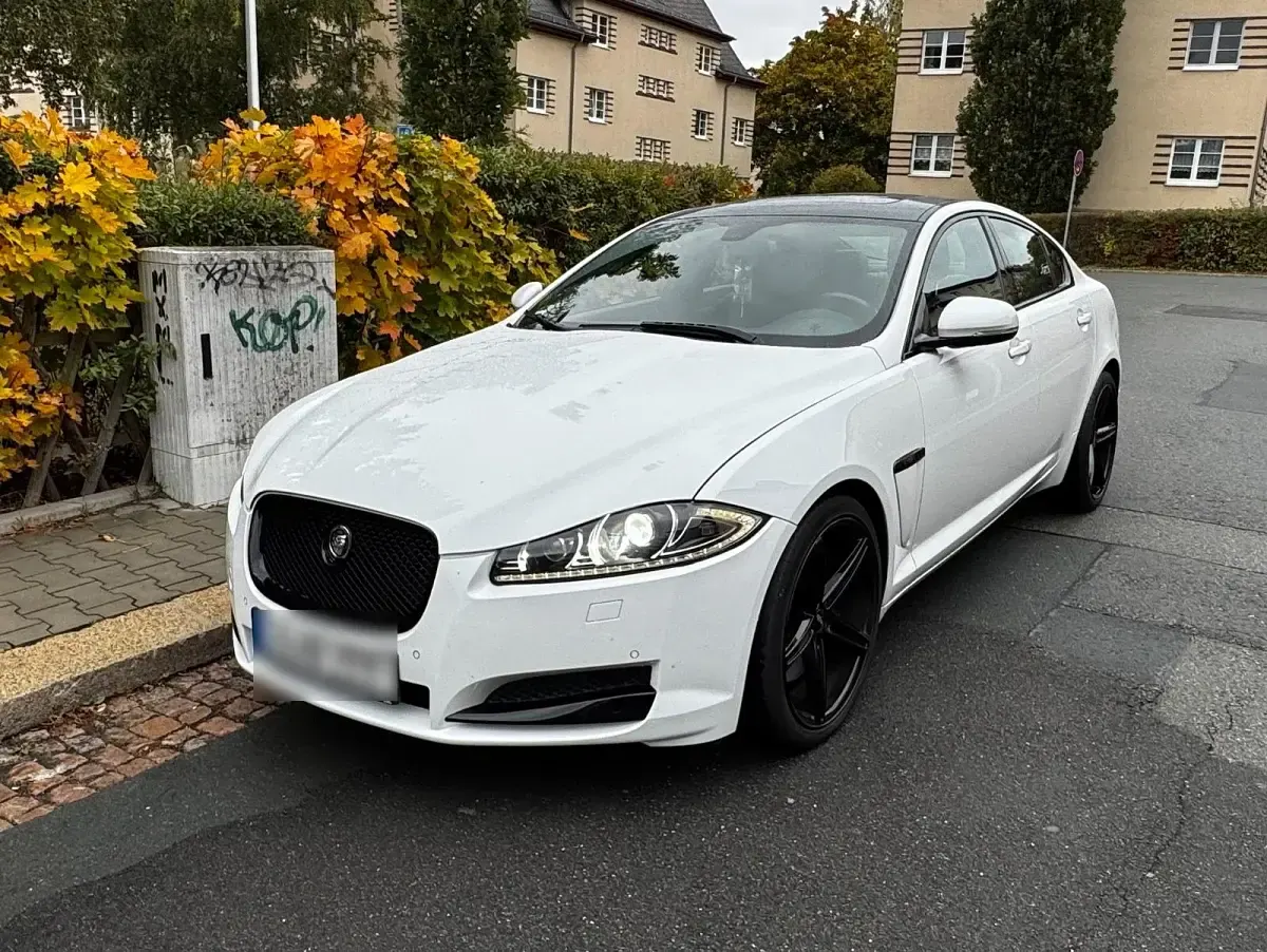 Gebraucht Jaguar XF 275 PS (202 kW) 2012 Weiß Limousine