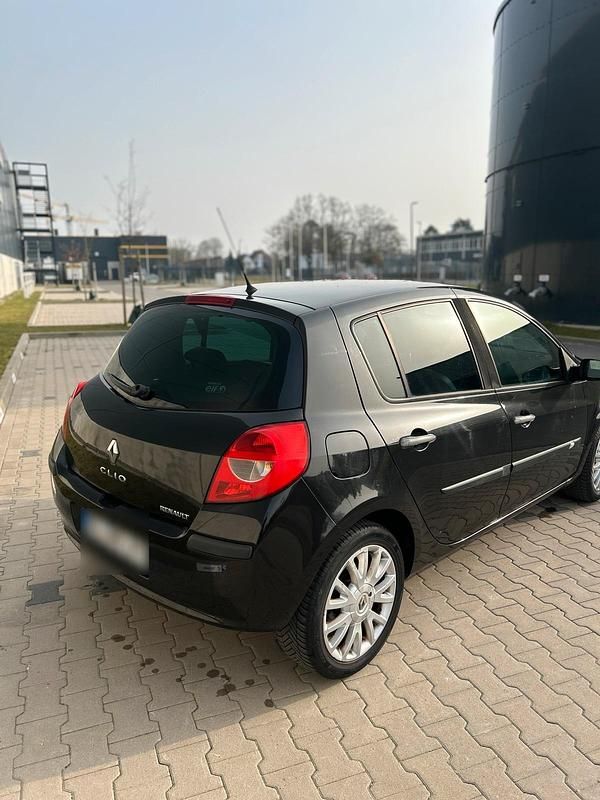 Gebraucht Renault Clio II 65 PS (47 kW) 2007 Schwarz Kleinwagen