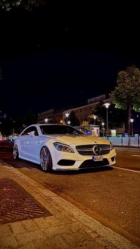 Weiß Gebraucht 2016 Mercedes CLS500 Coupé | 37.900 € (Teuer) - Bild 1/4