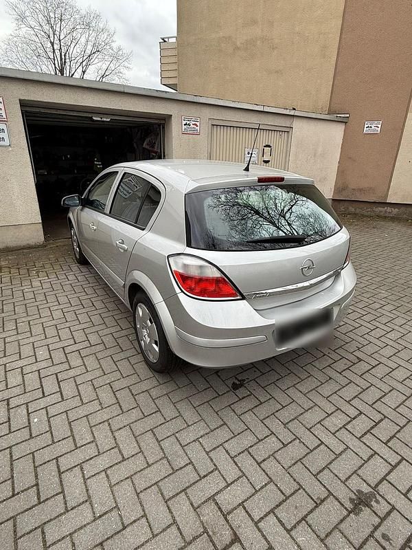 Gebraucht Opel Astra 125 PS (91 kW) 2004 Grau Limousine
