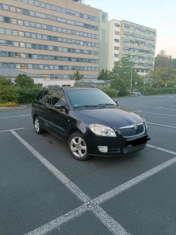 Schwarz Gebraucht 2009 Skoda Fabia Kombi | 1.999 € (Fairer Preis) - Bild 1/4