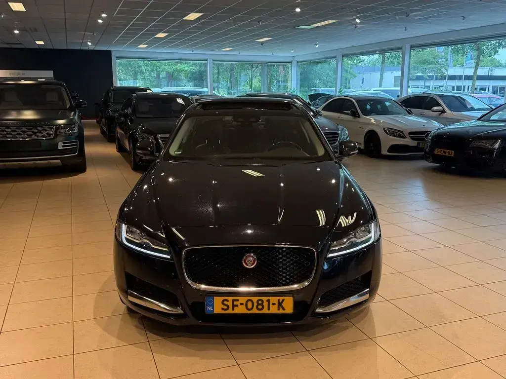 Gebraucht Jaguar XF Portfolio 340 PS (250 kW) 2018 Schwarz Limousine