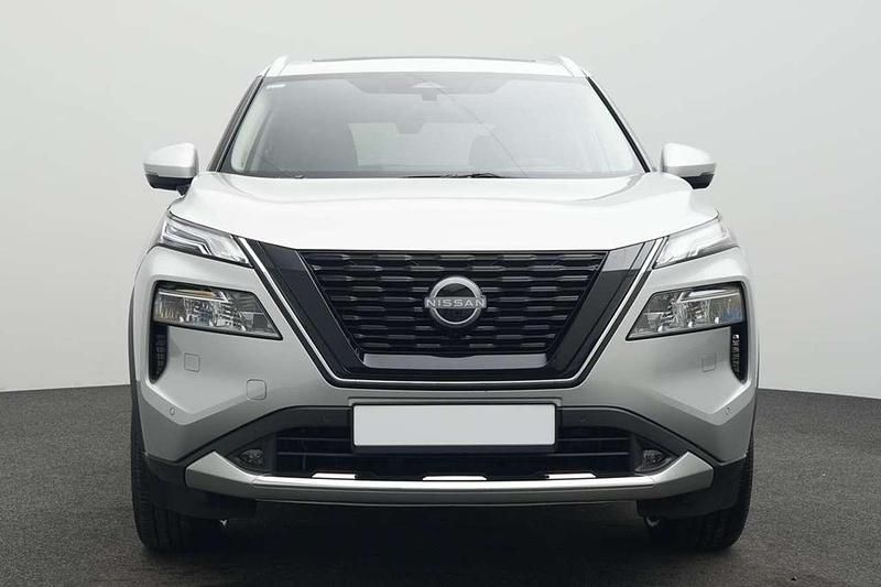 Neu Nissan X-Trail Tekna 204 PS (150 kW) 2026 New silver (m) black SUV