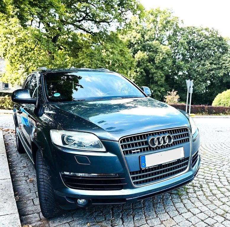 Grau Gebraucht 2007 Audi Q7 S-Line SUV | 10.500 € (Superpreis) - Bild 1/4