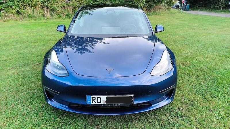Blau Gebraucht 2021 Tesla Model 3 Limousine | 27.200 € (Guter Preis) - Bild 1/4