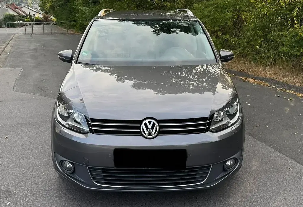 Gebraucht VW Touran 140 PS (102 kW) 2014 Grau Van / Kleinbus