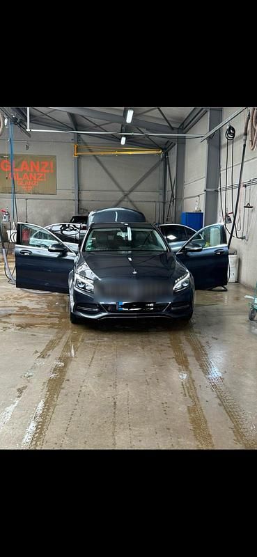 Grau Gebraucht 2015 Mercedes C200 Limousine | 17.000 € - Bild 1/4
