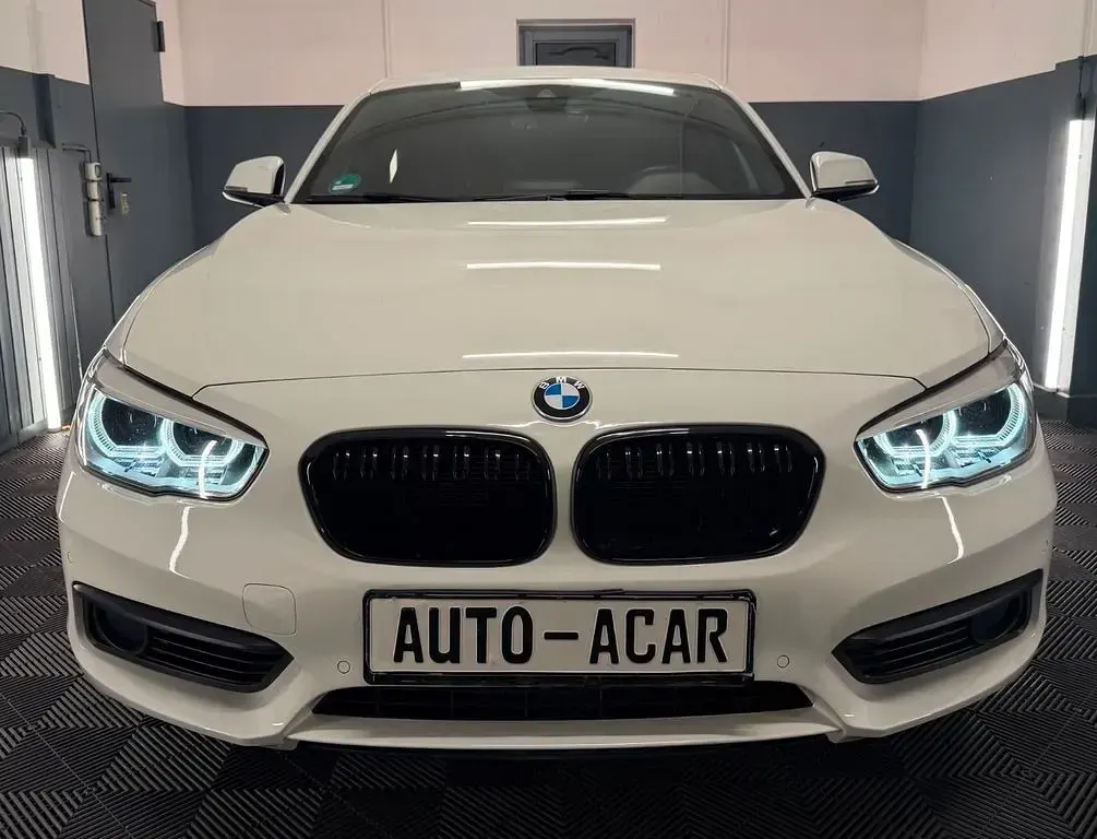 Gebraucht BMW 118 Sport Line 136 PS (100 kW) 2018 Weiß Limousine