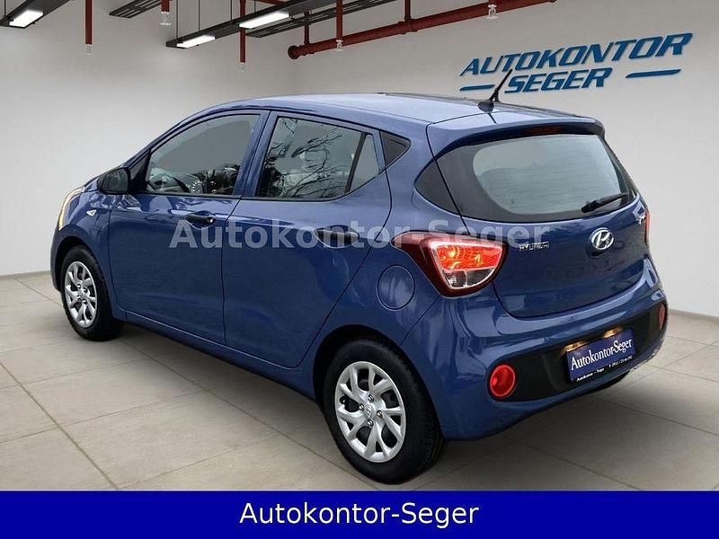Gebraucht Hyundai i10 Classic 67 PS (49 kW) 2017 Blau Kleinwagen