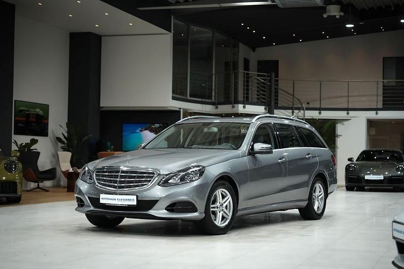 Gebraucht Mercedes E200 Elegance 184 PS (135 kW) 2014 Palladiumsilber  metalliclack Kombi