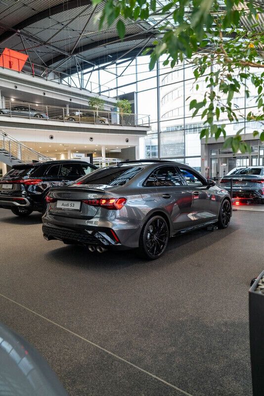 Gebraucht Audi S3 333 PS (244 kW) 2022 Grau Limousine