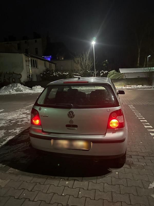 Gebraucht VW Polo 75 PS (55 kW) 2004 Grau Kleinwagen