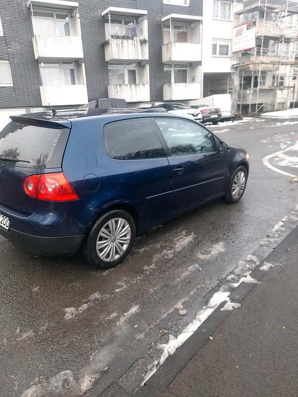 Gebraucht VW Golf V 75 PS (55 kW) 2007 Blau Kleinwagen