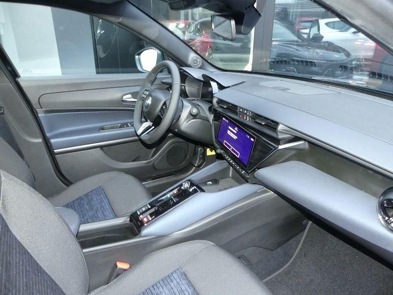 Neu Alfa Romeo Junior Sprint 145 PS (106 kW) 2026 Schwarz SUV