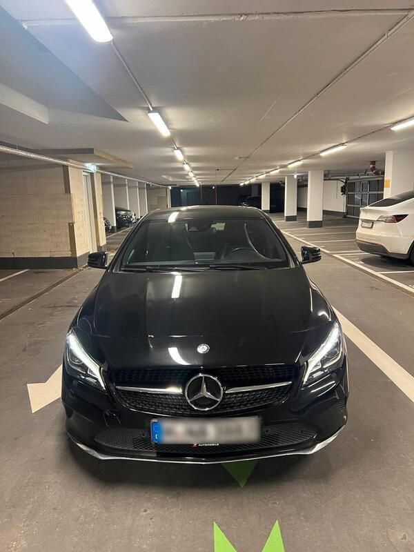 Schwarz Gebraucht 2016 Mercedes CLA220 Limousine | 12.500 € (Superpreis) - Bild 1/4