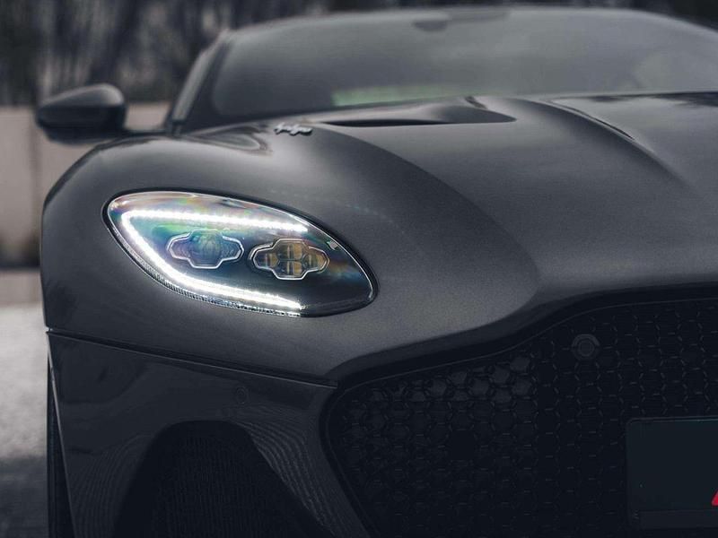 Gebraucht Aston Martin DBS 725 PS (533 kW) 2022 Silber