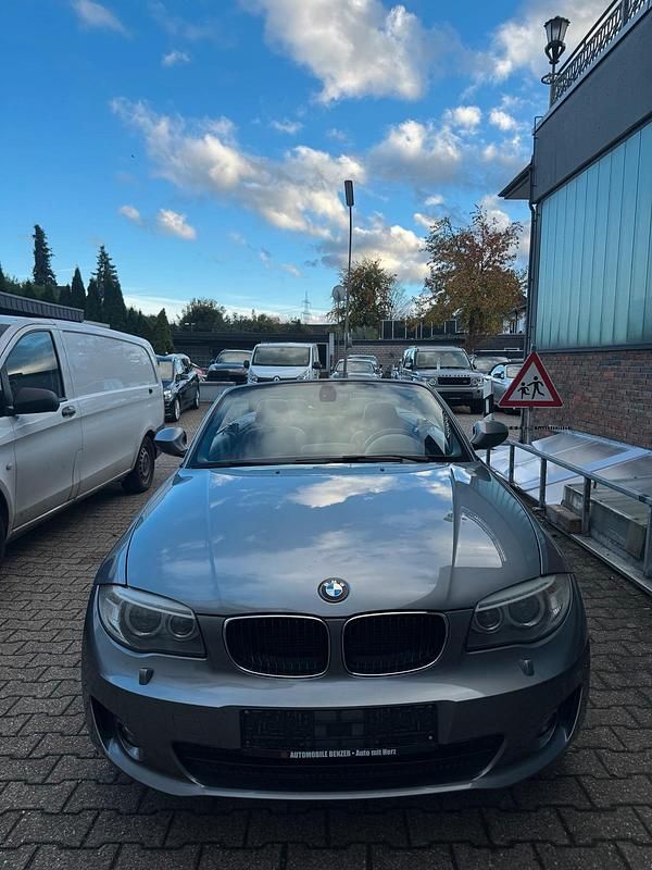 Grau Gebraucht 2011 BMW 118 Cabriolet M Sport Cabrio | 7.450 € (Guter Preis) - Bild 1/4