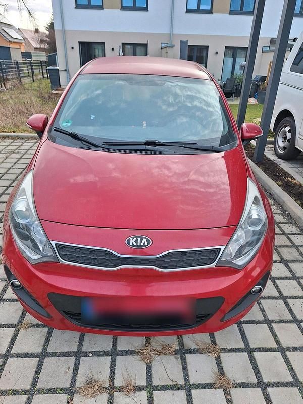 Gebraucht Kia Rio 99 PS (72 kW) 2014 Rot Kleinwagen