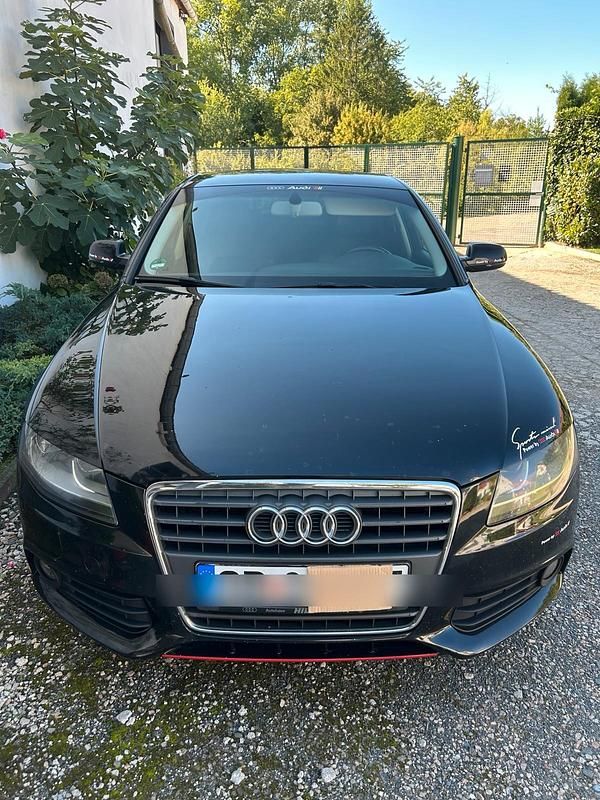Schwarz Gebraucht 2010 Audi A4 Limousine | 5.400 € (Etwas zu teuer) - Bild 1/4