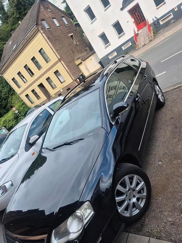 Schwarz Gebraucht 2009 VW Passat Limousine | 4.700 € (Etwas zu teuer) - Bild 1/4