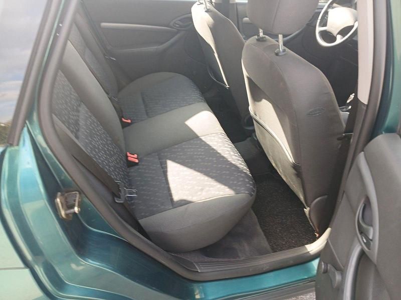 Second-hand Ford Focus 101 CP (74 kW) 1999 Verde Berlinǎ