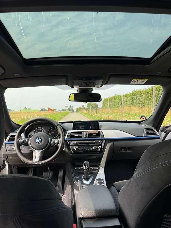 Weiß Gebraucht 2017 BMW 330 M Sport Kleinwagen | 19.800 € (Fairer Preis) - Bild 1/4