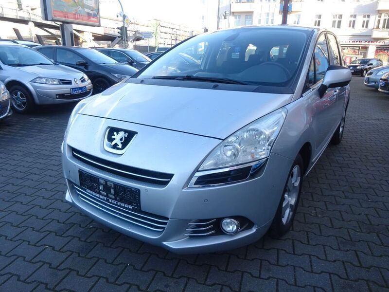 Silber Gebraucht 2013 Peugeot 5008 Van / Kleinbus | 3.300 € (Superpreis) - Bild 1/4