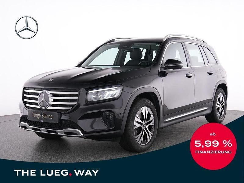 Schwarz metalliclack kosmossch Gebraucht 2024 Mercedes GLB200 Progressive SUV | 42.845 € (Fairer Preis) - Bild 1/4